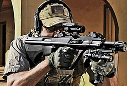 Steyr AUG od GHK + TM USP